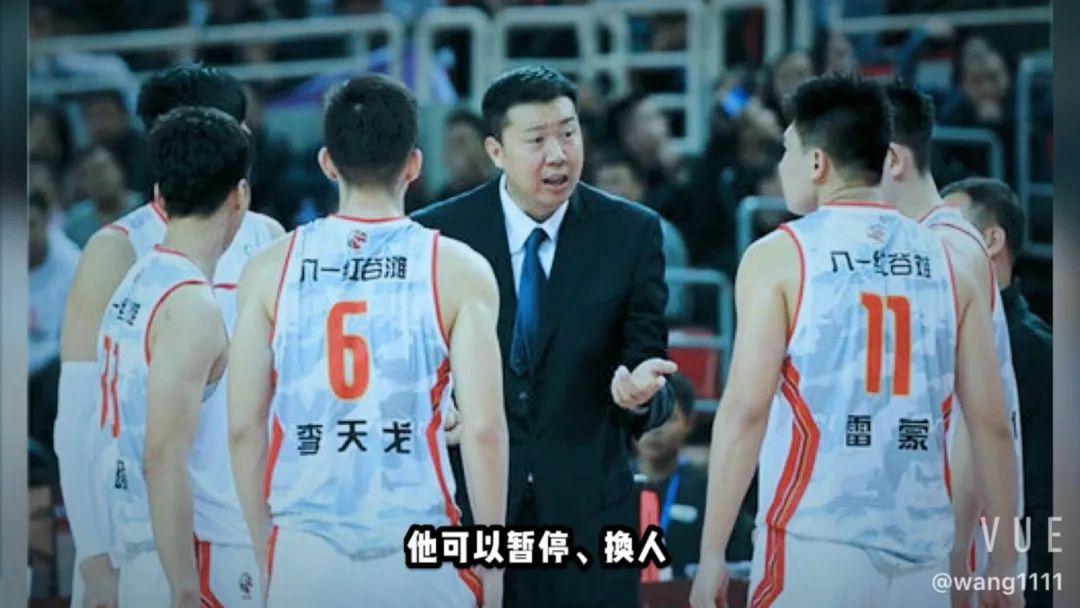 篮球暂停期间换人报告吗吗_篮球比赛暂停换人规则_国际篮球暂停换人规则