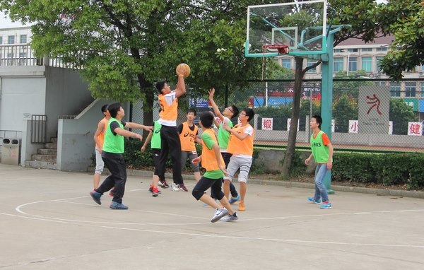 无锡市初中篮球赛_武进区初中篮球赛冠军_武进区篮球比赛