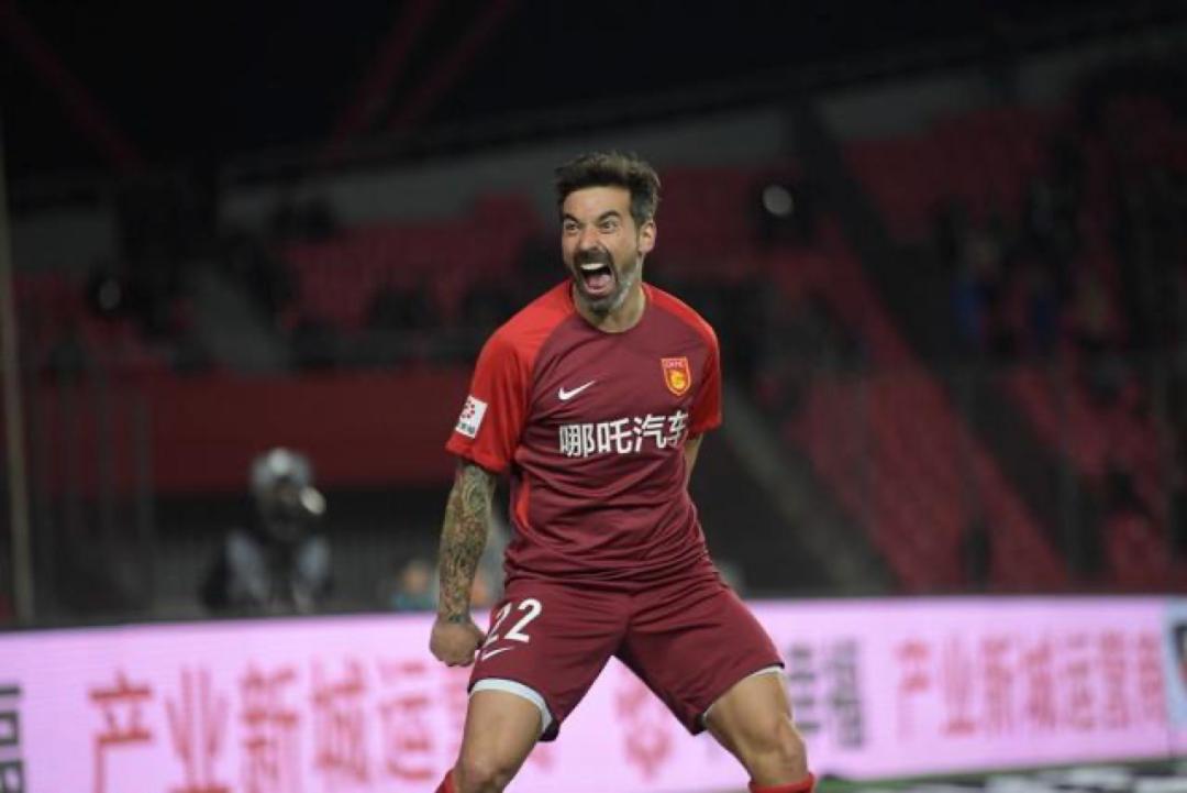 足球历史上有没有人没换过俱乐部_没有转会过的足球运动员_没换过俱乐部的球员