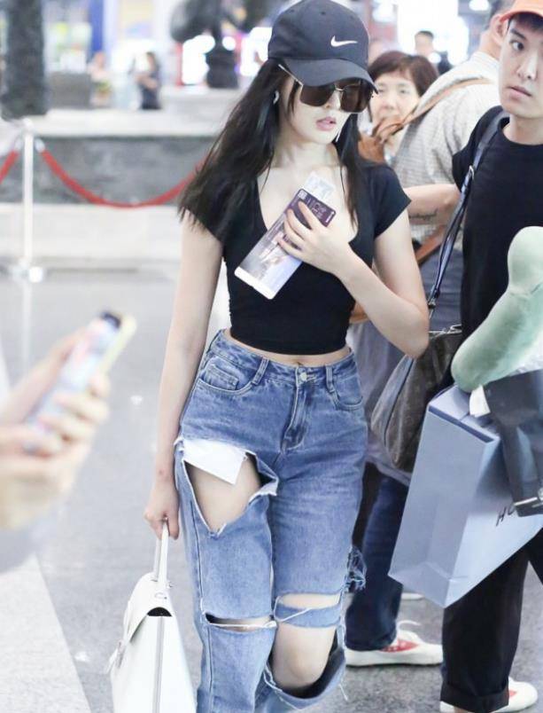 女明星健身穿_明星穿的健身裤品牌_健身明星穿女装图片